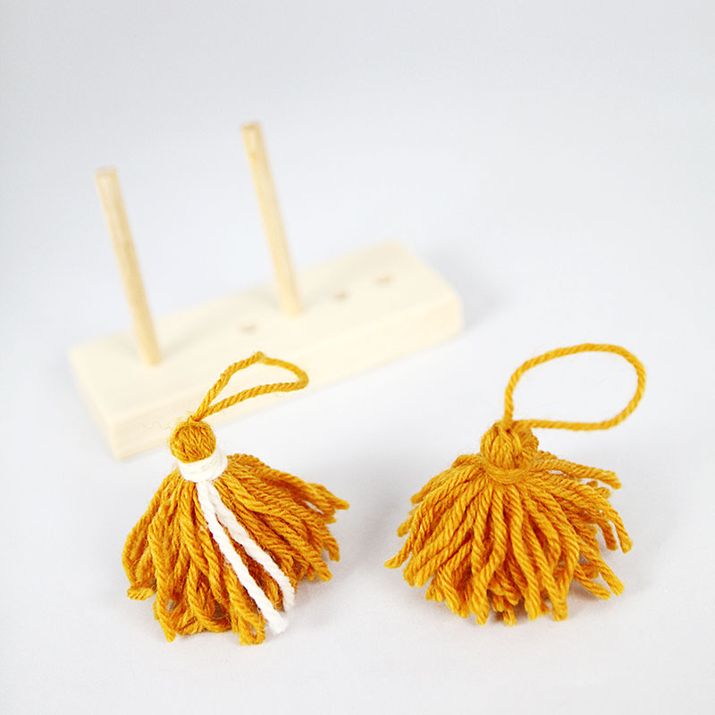 DIY Wooden tassel maker and make a tassel without visible knot