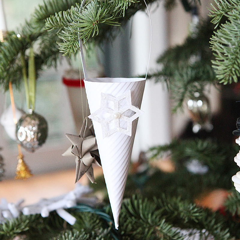 Christmas ornament - cones for candy